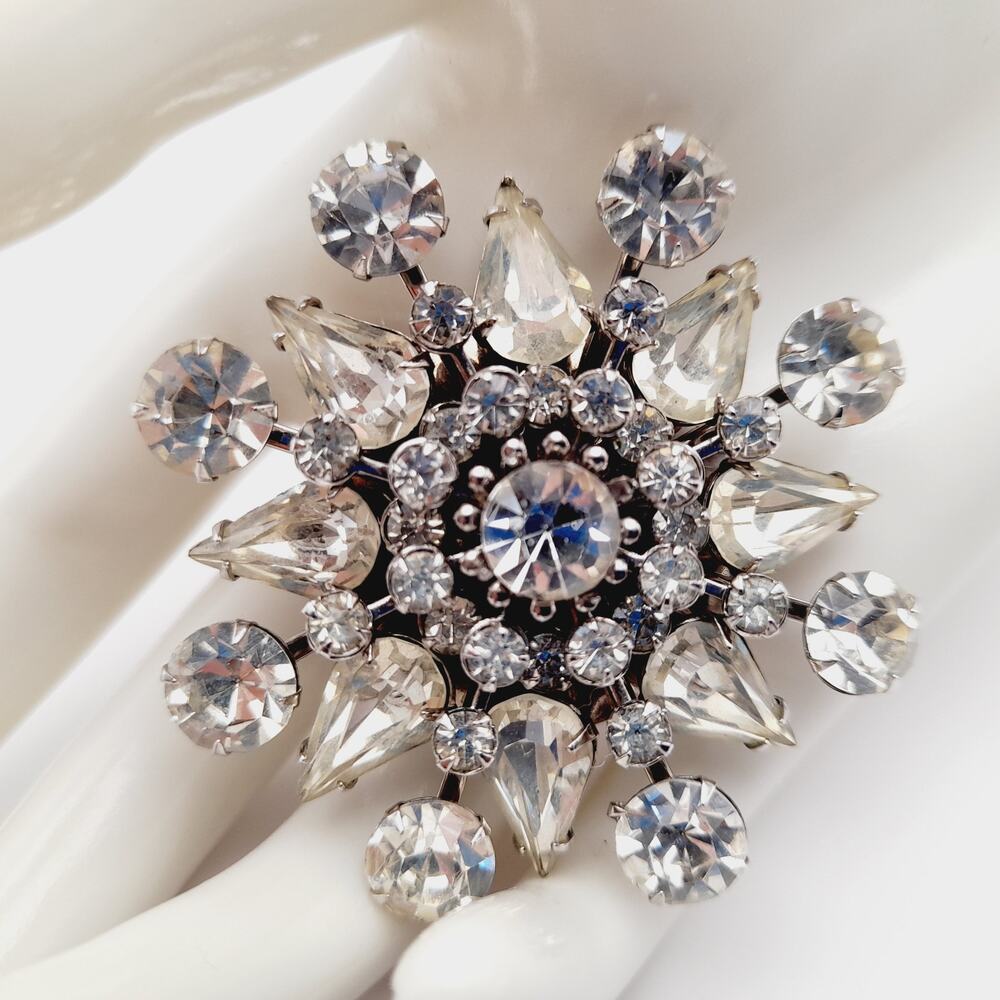 Vintage 1950s Unsigned Wedding Brooch, Riveted Three Dimensional Flower Pin - Picture 2 of 10